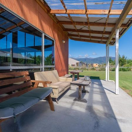 Bob & Maxines Backpackers Hostel Te Anau Exterior photo